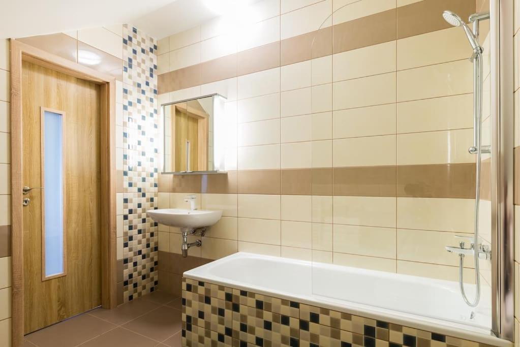 Na Helstyne Apartment Frenstat pod Radhostem Luaran gambar